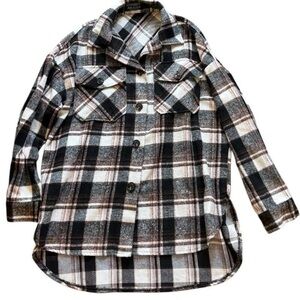 A87-Oversized black & white plaid shirt #plaidshirt #oversized #flannel